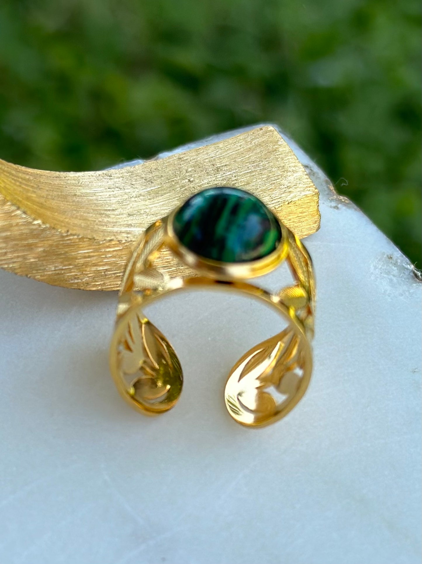 GREEN EMERALD RING