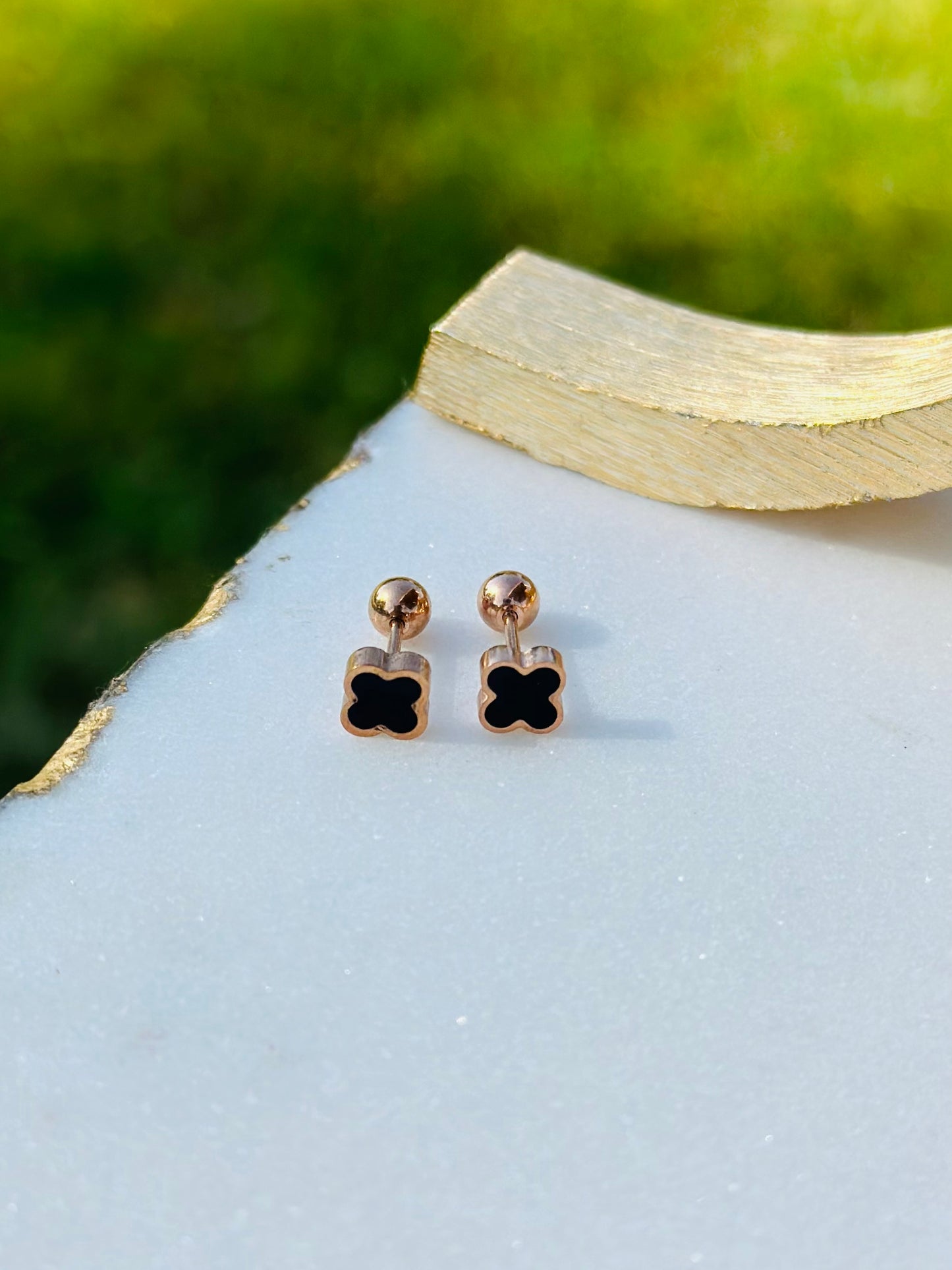 BLACK MINI EARRINGS