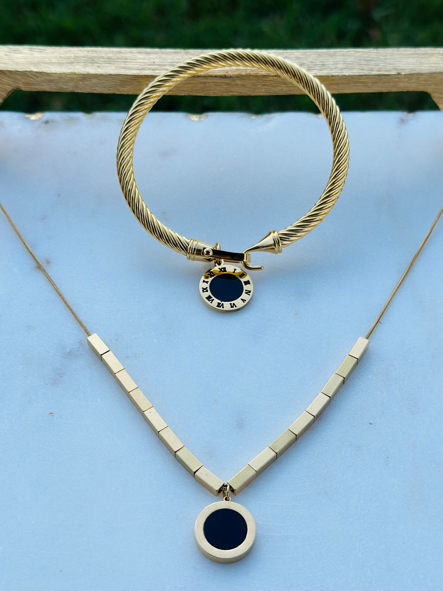 TIMELESS NECKLACE